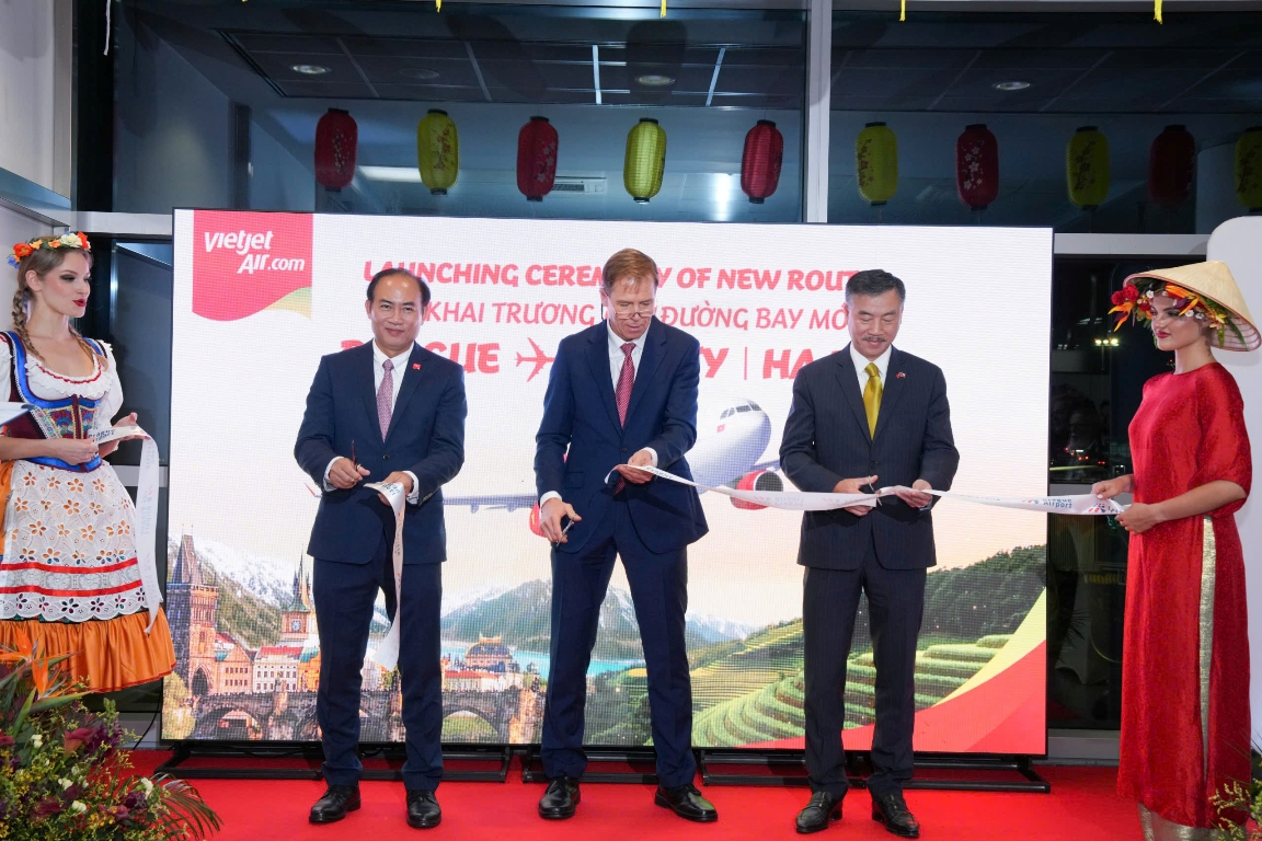 Vietjet khai trương loạt đường bay Hà Nội - Almaty, Hà Nội - Praha và Almaty - Praha, tăng cường kết nối Á - Âu